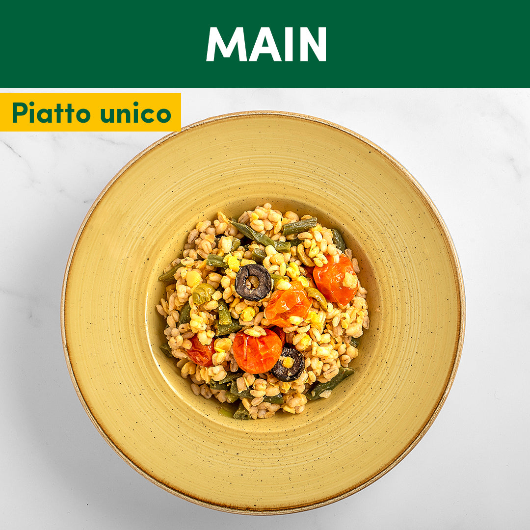 Insalata di orzo e cicerchia con fagiolini, olive e pomodorini